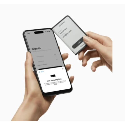Ledger Stax 展示图